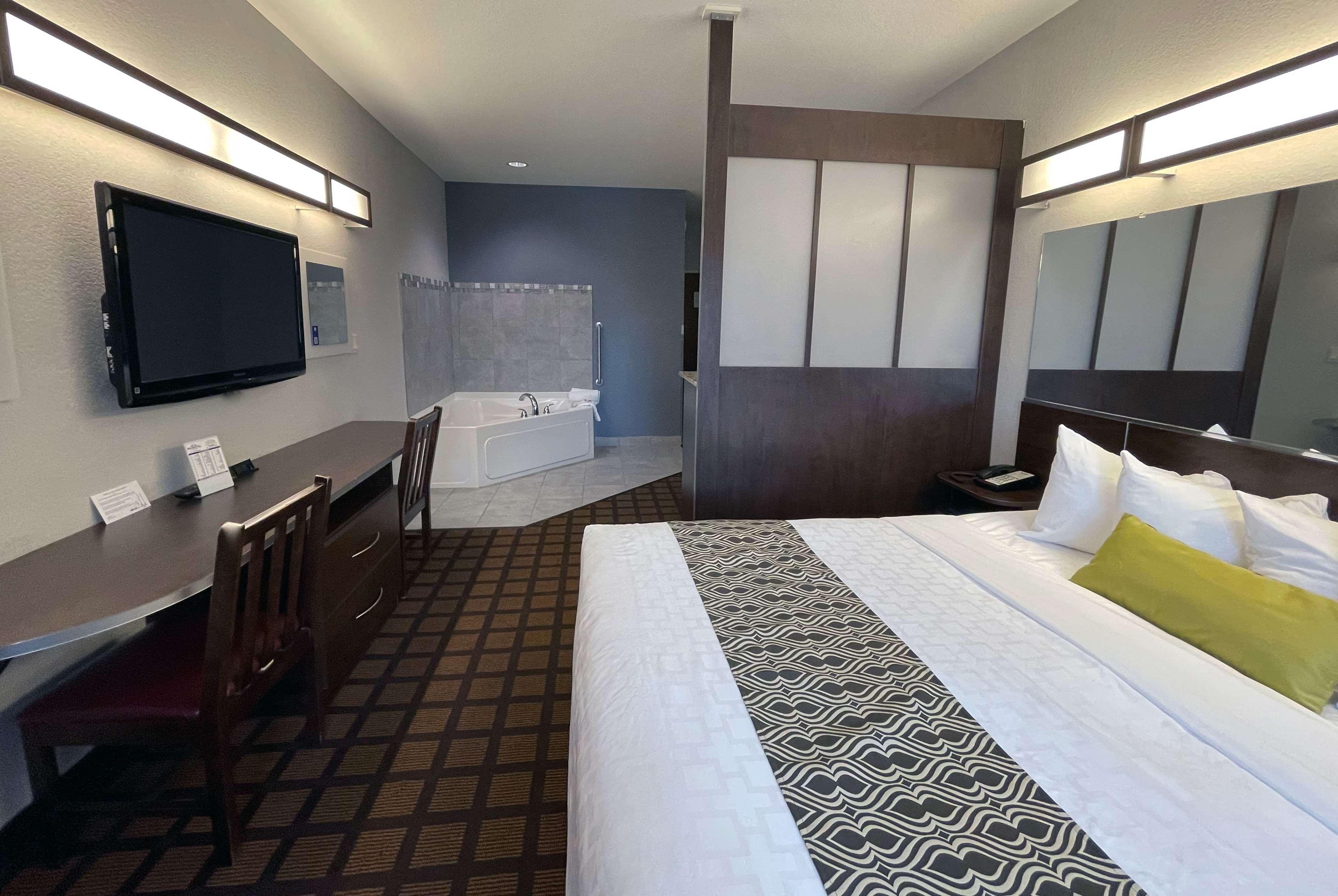 Microtel Inn & Suites By Wyndham Michigan City Eksteriør billede